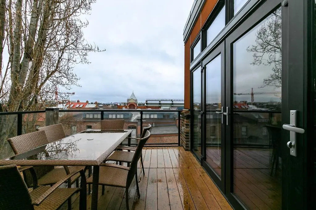 Downtown Victoria Penthouse Apartment Canada