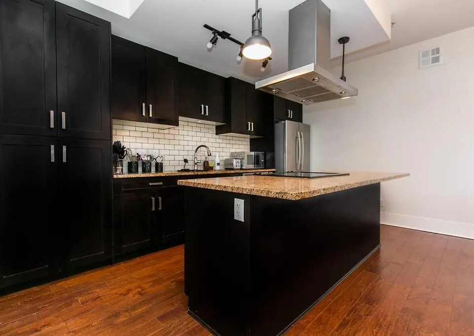 Downtown Victoria Penthouse Apartment