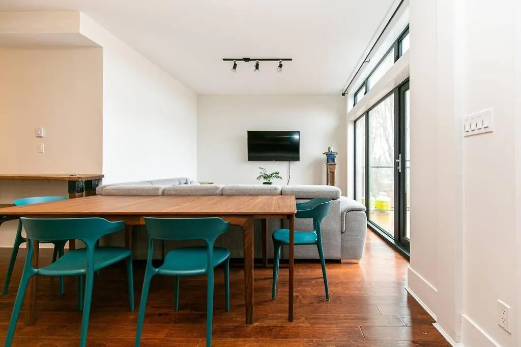 Downtown Victoria Penthouse Apartment