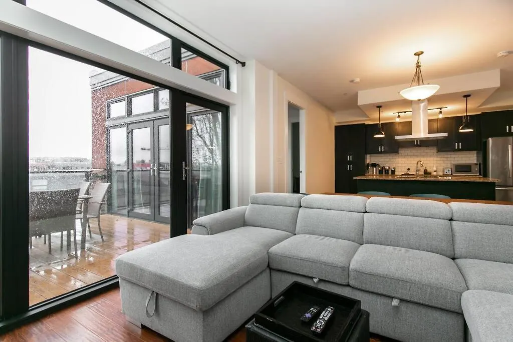 Downtown Victoria Penthouse Apartment