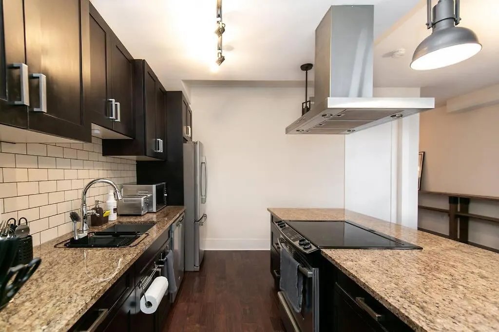 Downtown Victoria Penthouse Apartment