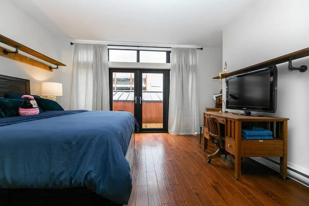 Downtown Victoria Penthouse Apartment