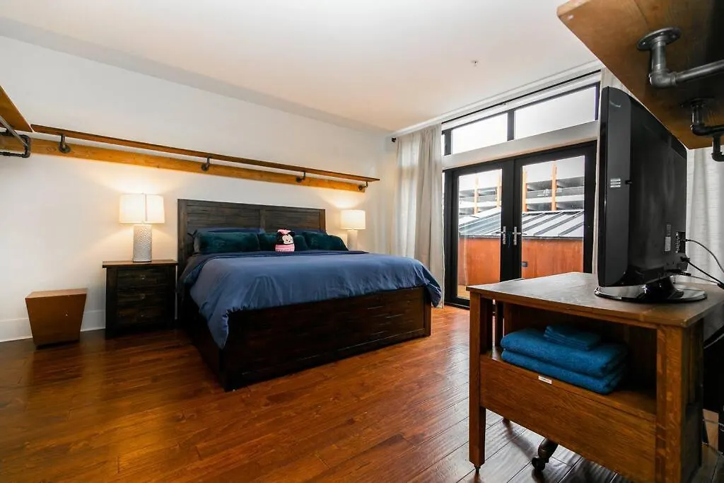 Downtown Victoria Penthouse Apartment 0*,