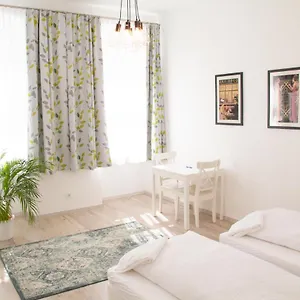 https://4you-15-apartment.vienna-besthotels.com