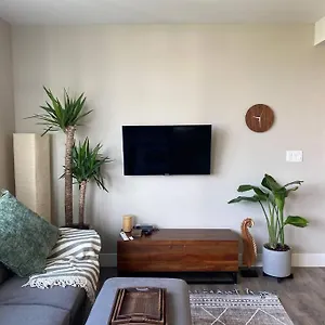  Apartment Lovely 1 Bedroom With Free Parking Onsite